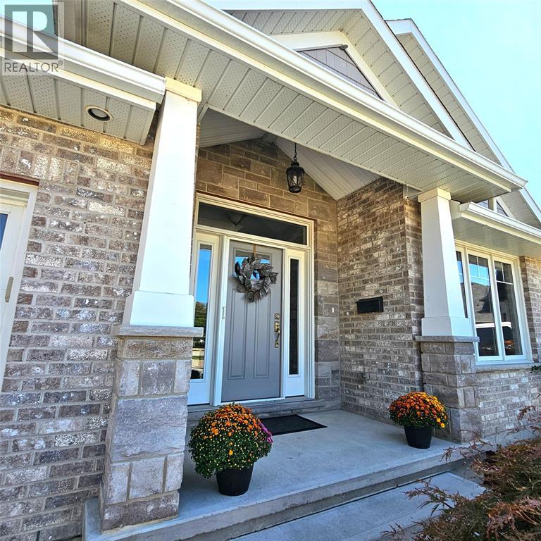 142 Madison D'andrea Avenue, Sarnia, Ontario  N7S 6L9 - Photo 3 - 25023727