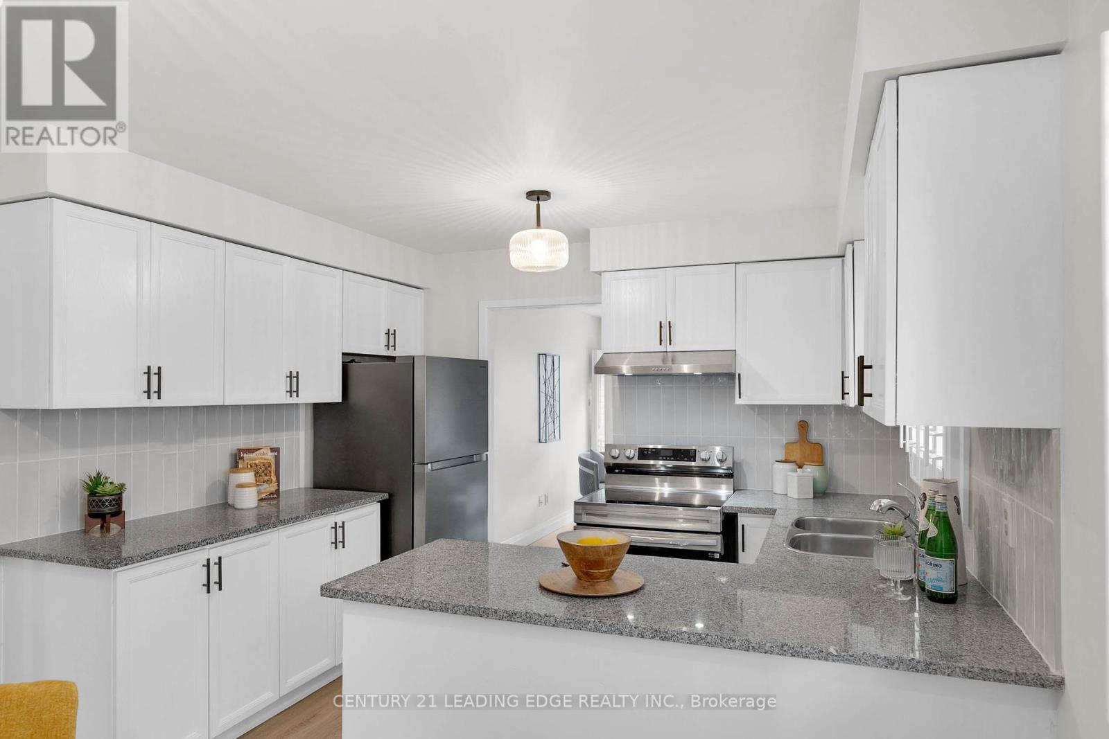 39 Lavron Court, Markham, Ontario  L3S 2N8 - Photo 14 - N12410928