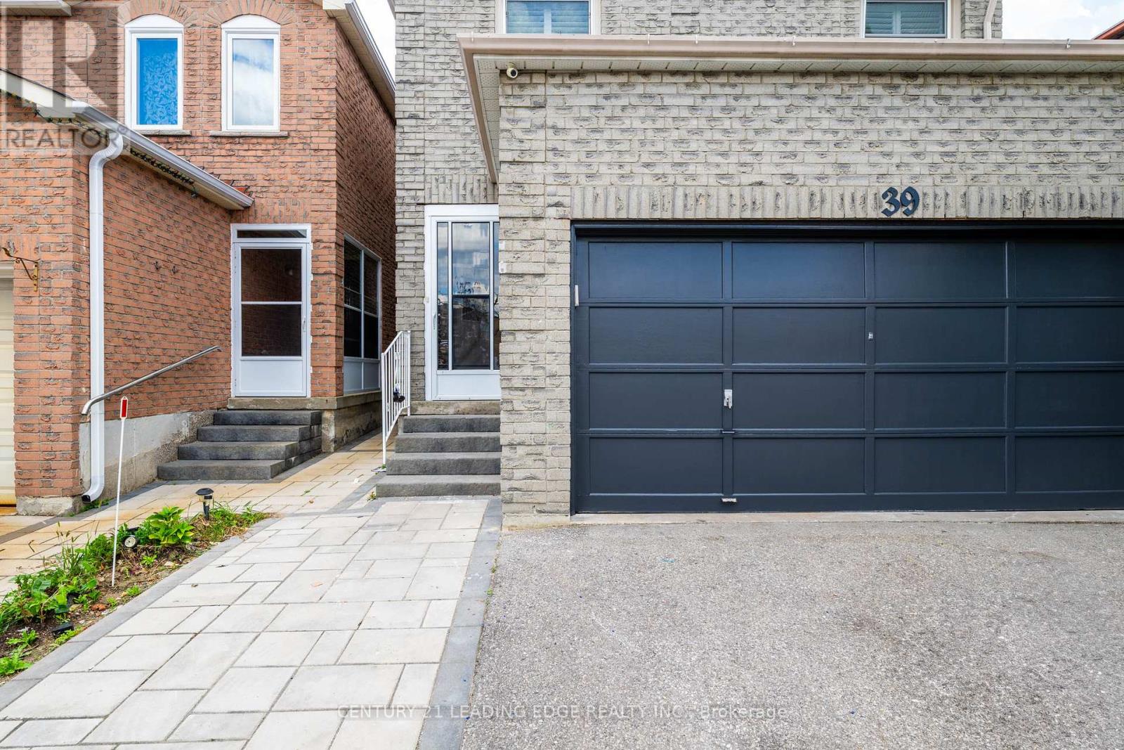 39 Lavron Court, Markham, Ontario  L3S 2N8 - Photo 3 - N12410928