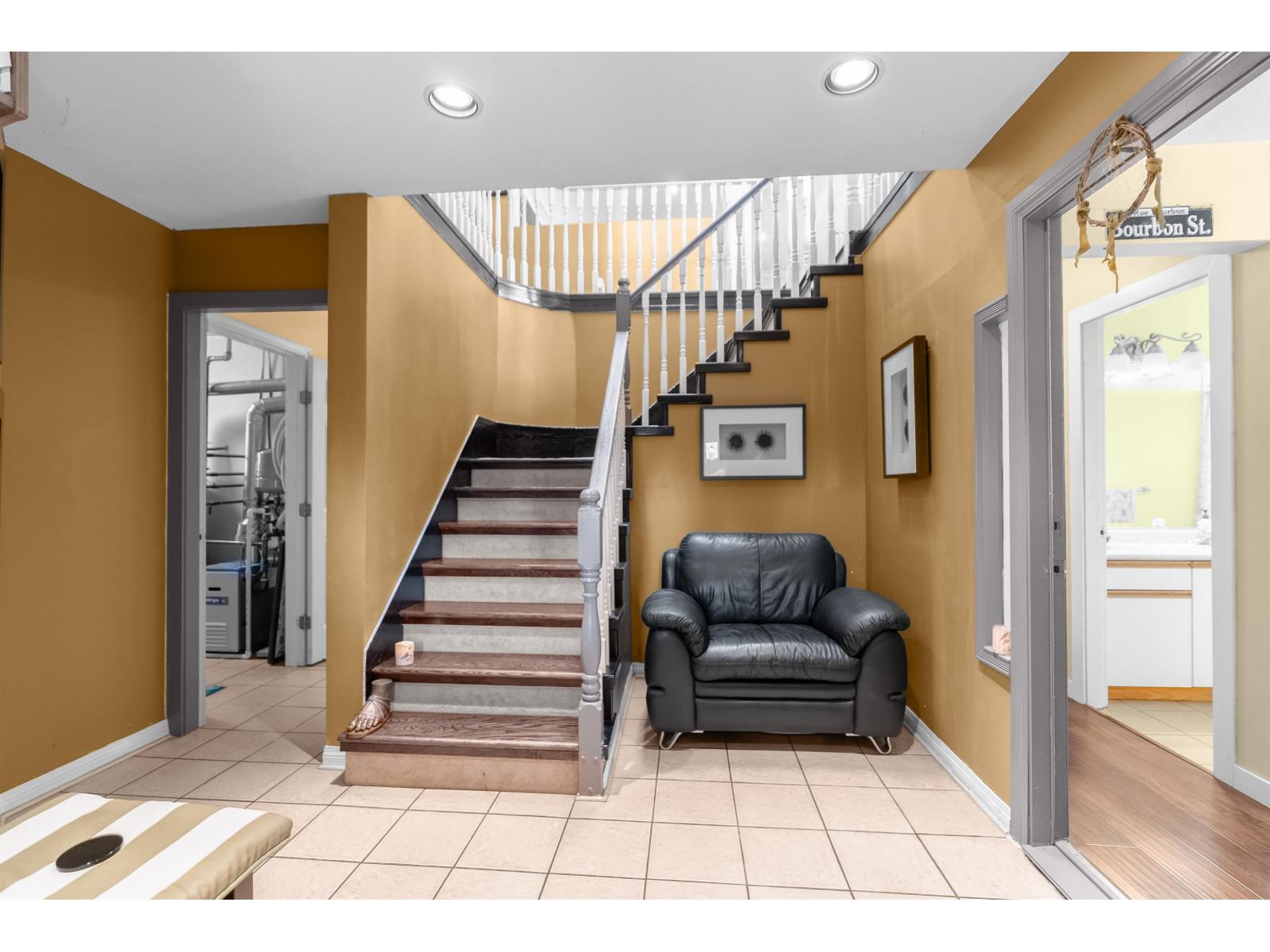 14075 110a Avenue, Surrey, British Columbia  V3R 2B2 - Photo 2 - R3048970