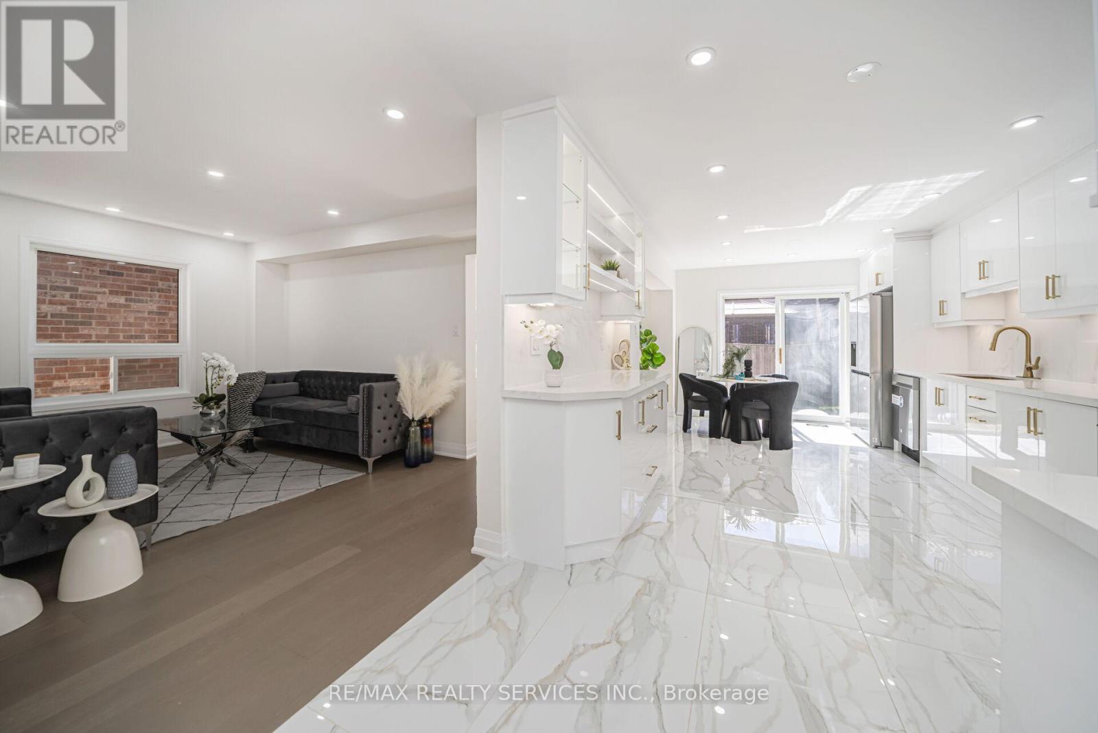 10 Linderwood Drive, Brampton, Ontario  L7A 1R7 - Photo 17 - W12410905