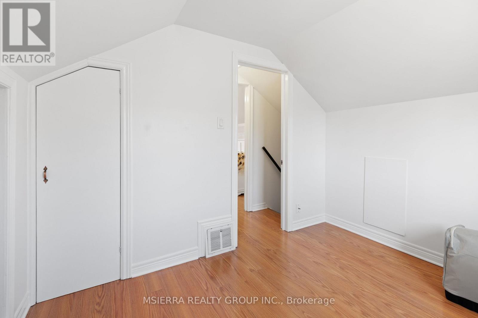 59 Hamilton Street, St. Catharines, Ontario  L2S 1K8 - Photo 16 - X12410919