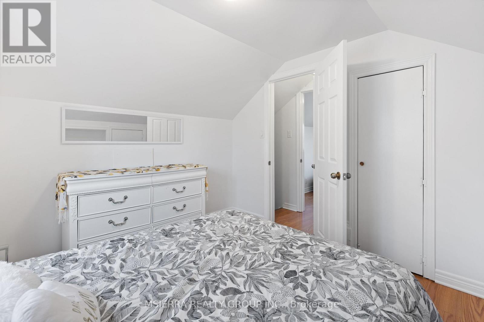 59 Hamilton Street, St. Catharines, Ontario  L2S 1K8 - Photo 18 - X12410919