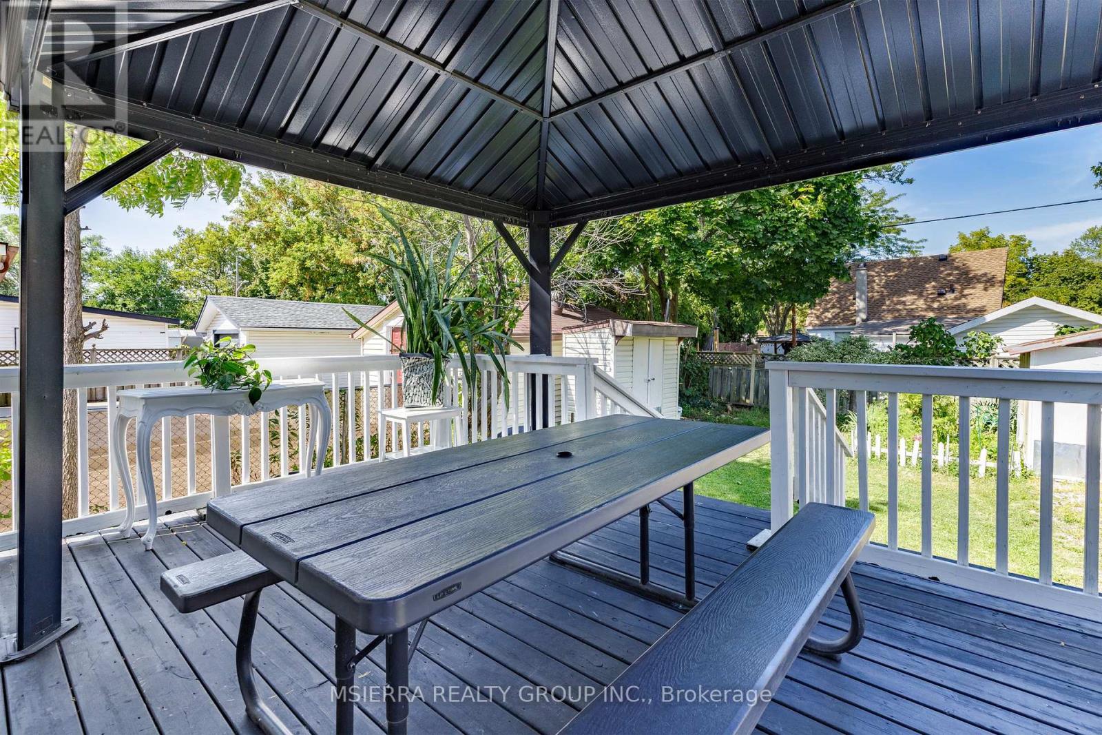 59 Hamilton Street, St. Catharines, Ontario  L2S 1K8 - Photo 20 - X12410919