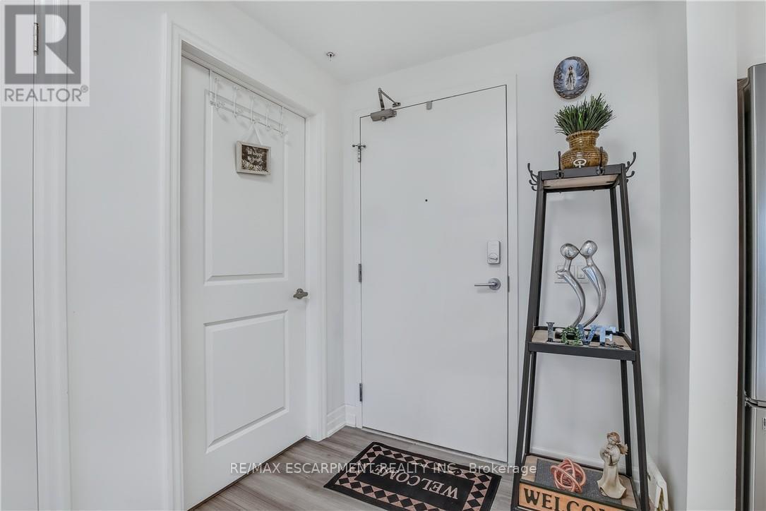 213 - 39 Sister Varga Terrace, Hamilton, Ontario  L9B 0J7 - Photo 7 - X12410925