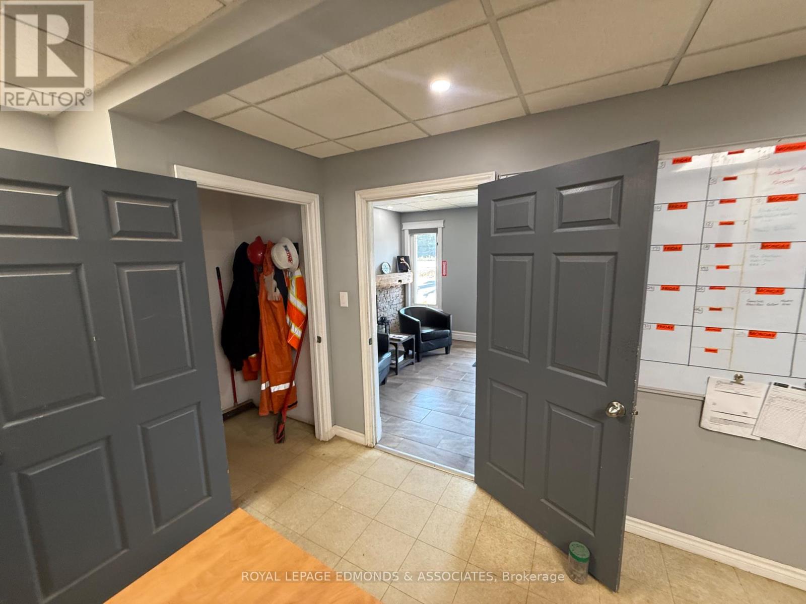 2551 Petawawa Boulevard, Petawawa, Ontario  K8H 1Y6 - Photo 14 - X12398644