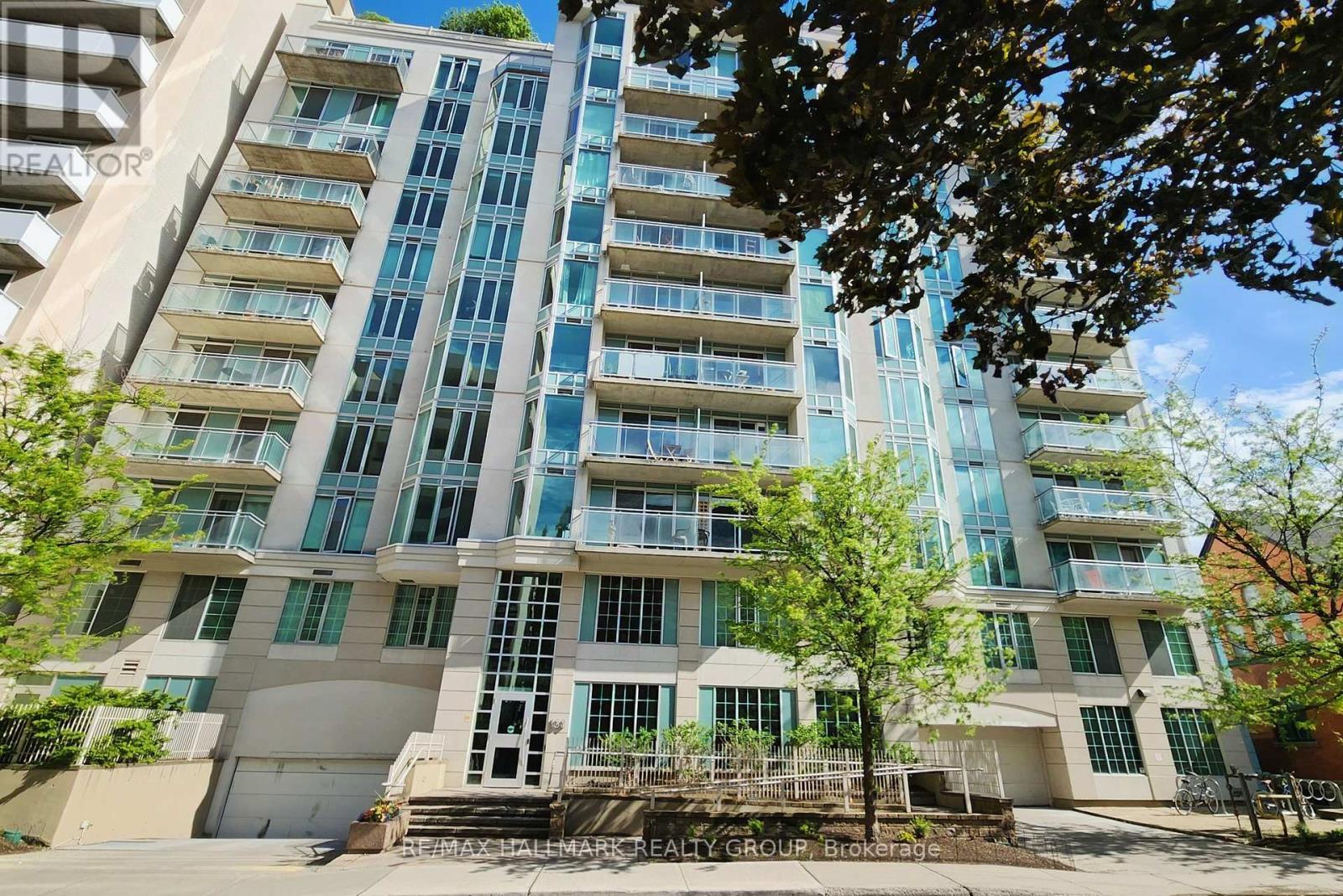 209 - 138 Somerset Street W, Ottawa, Ontario  K2P 0A3 - Photo 2 - X12410949