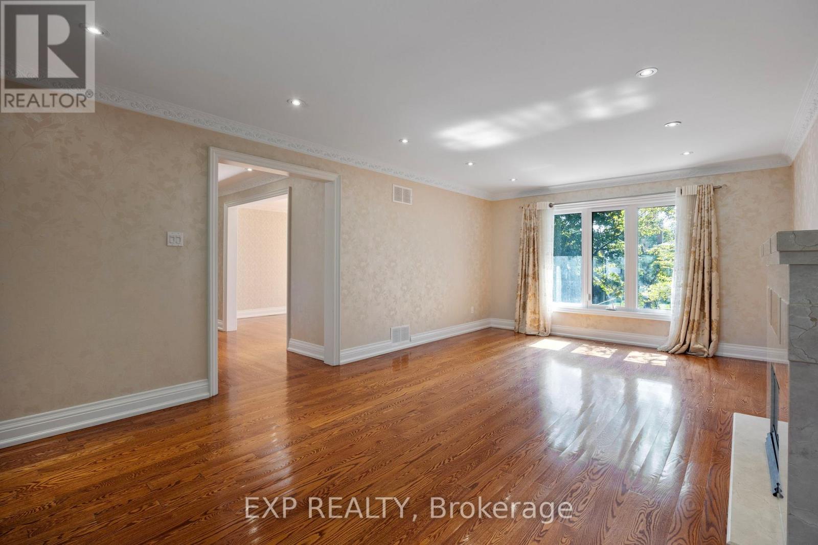 70 Hemingway Crescent N, Markham, Ontario  L3R 2V6 - Photo 16 - N12402303
