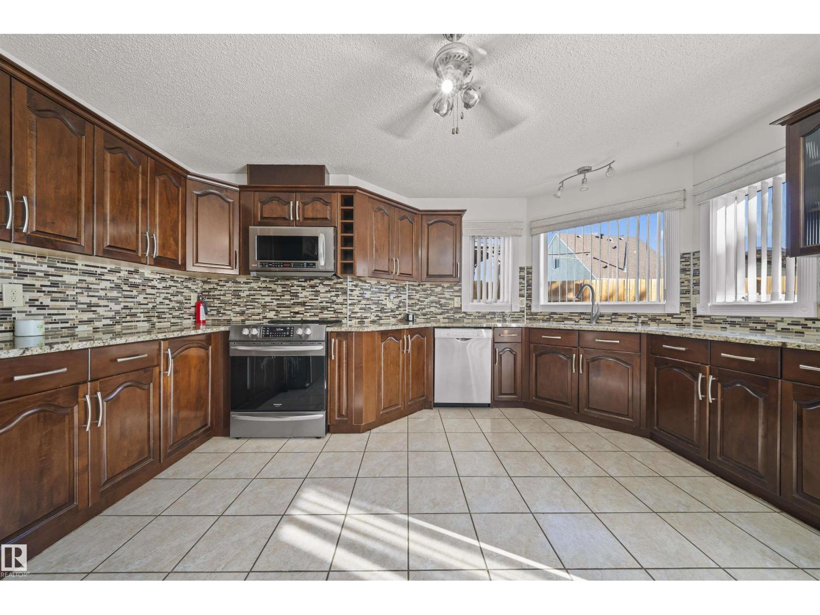 4137 28 Ave Nw Nw, Edmonton, Alberta  T6L 4H2 - Photo 10 - E4458237