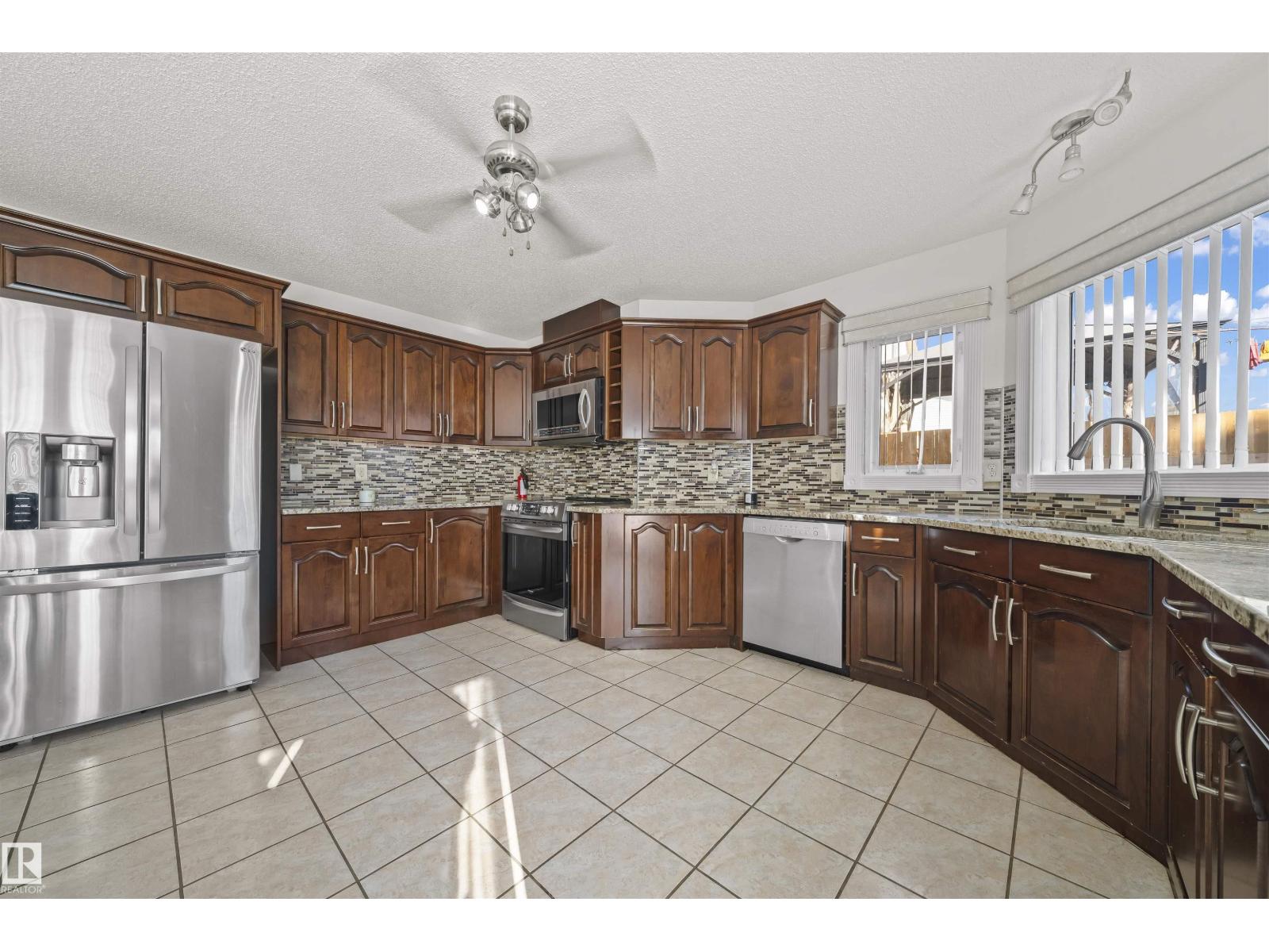 4137 28 Ave Nw Nw, Edmonton, Alberta  T6L 4H2 - Photo 11 - E4458237