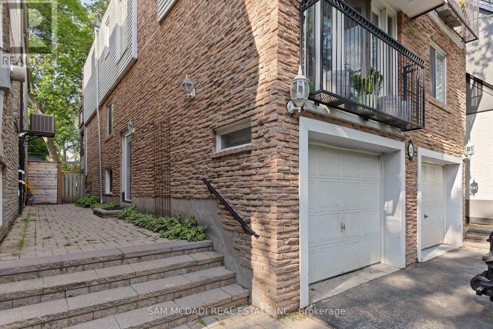 26 PINE AVENUE, Toronto, Ontario