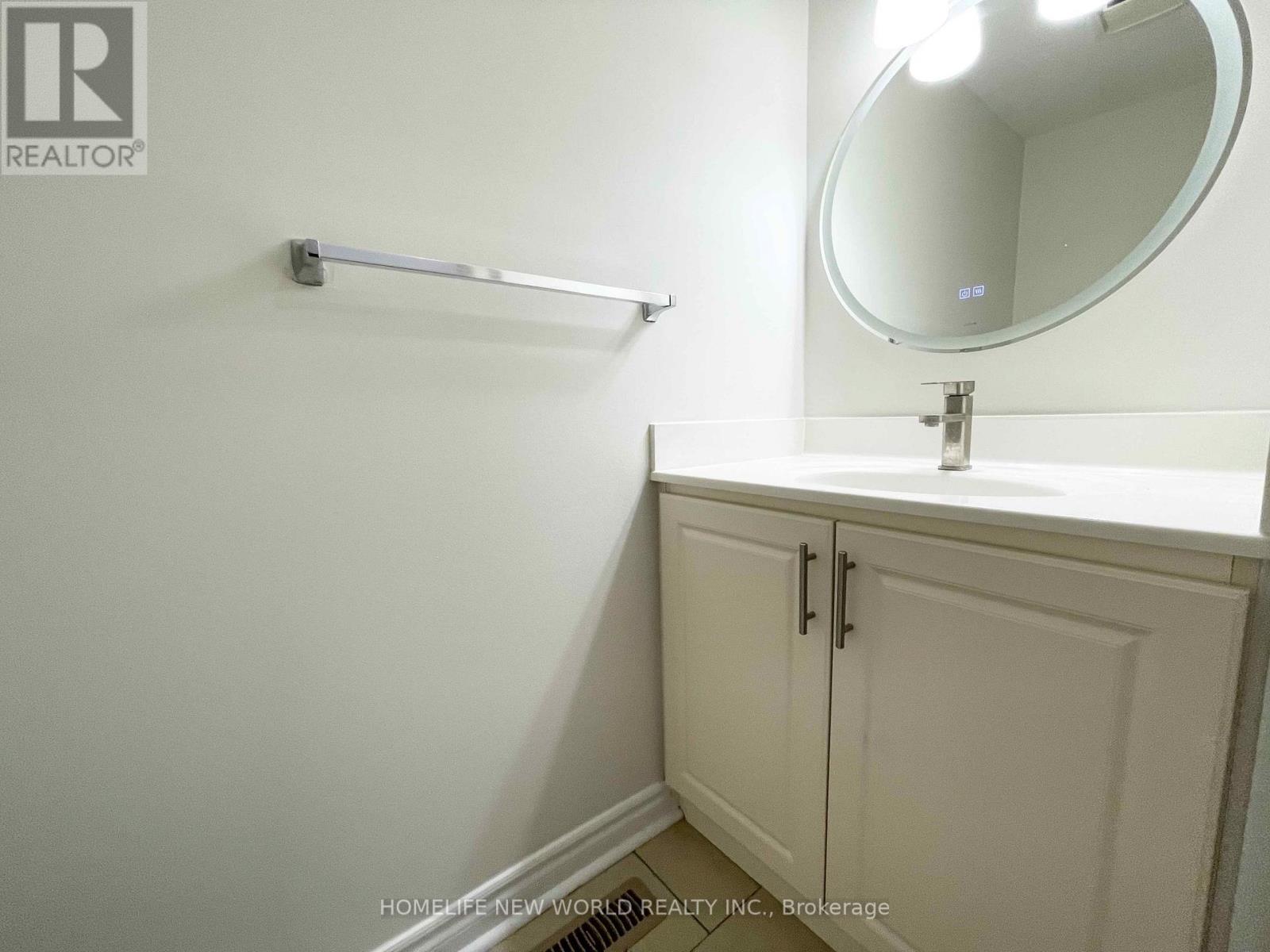 15 Duxford Crescent, Markham, Ontario  L3R 7B1 - Photo 11 - N12410936