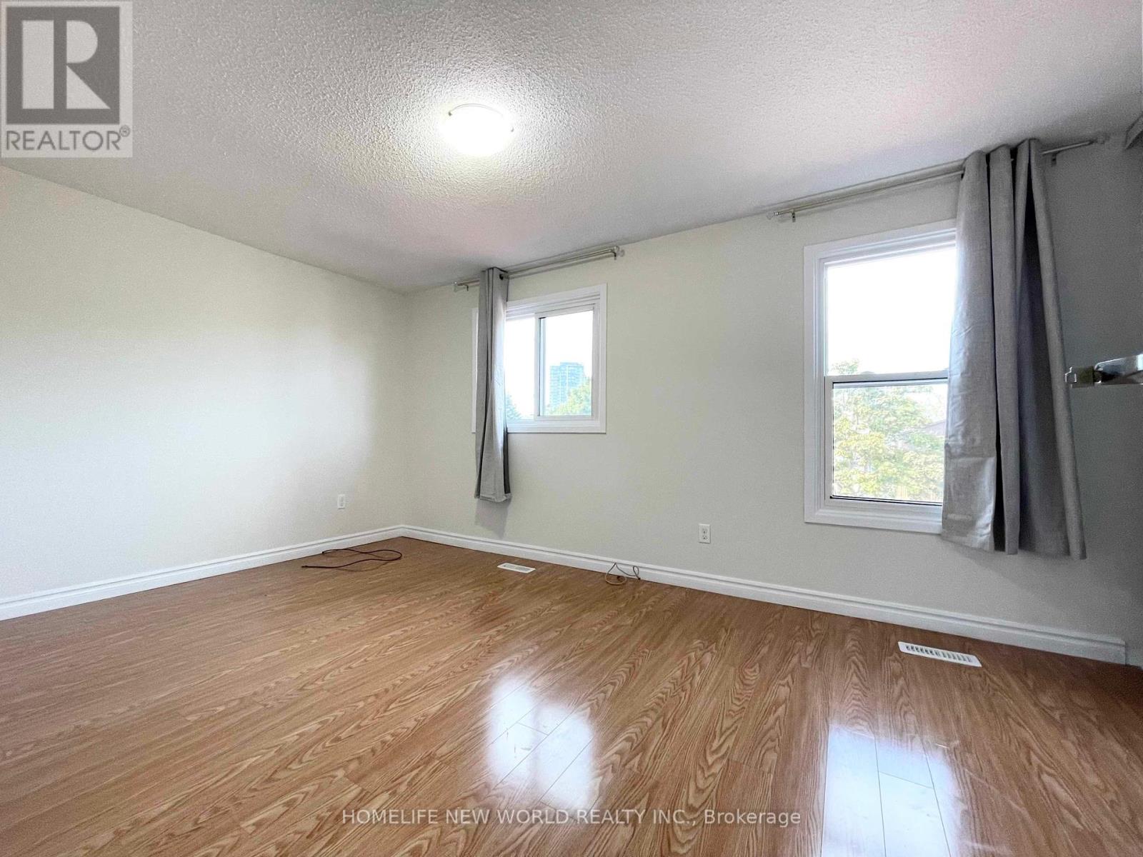 15 Duxford Crescent, Markham, Ontario  L3R 7B1 - Photo 12 - N12410936