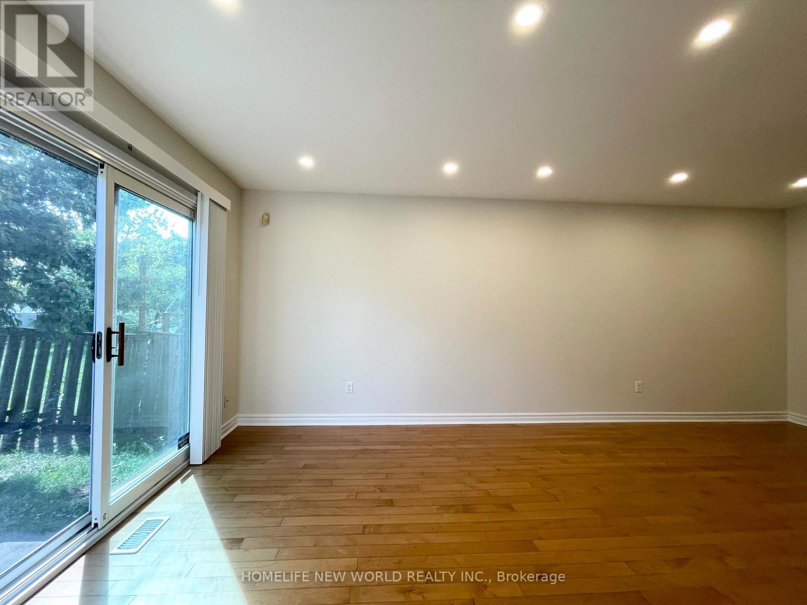 15 Duxford Crescent, Markham, Ontario  L3R 7B1 - Photo 7 - N12410936