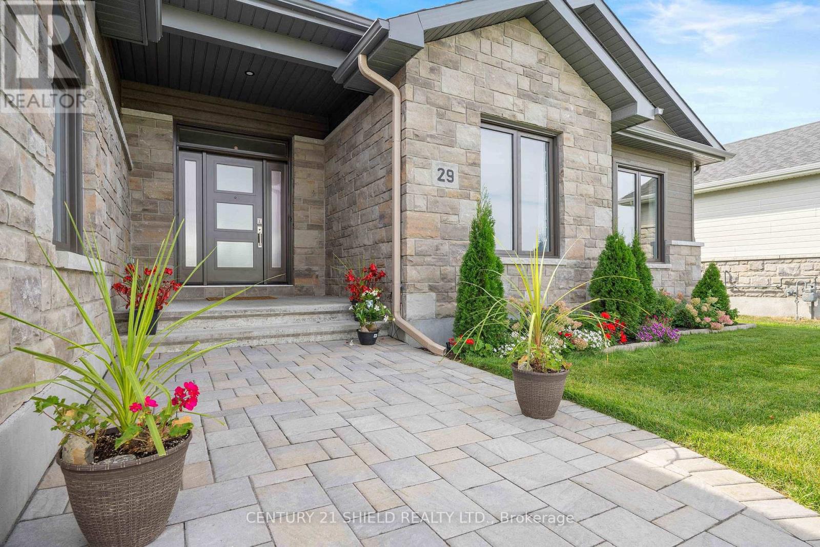 29 Whitetail Avenue, Cornwall, Ontario  K0C 1P0 - Photo 16 - X12404997