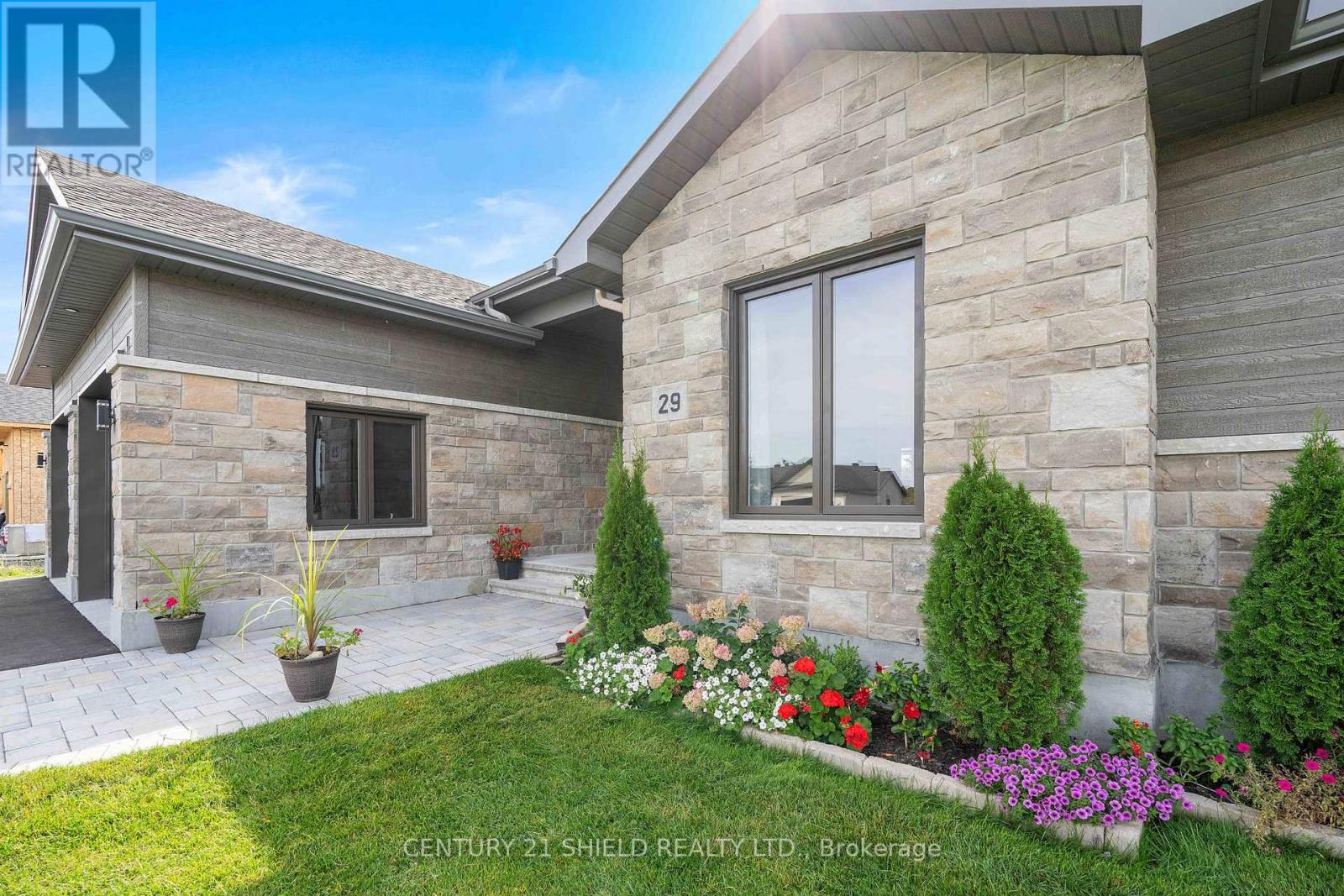 29 Whitetail Avenue, Cornwall, Ontario  K0C 1P0 - Photo 14 - X12404997