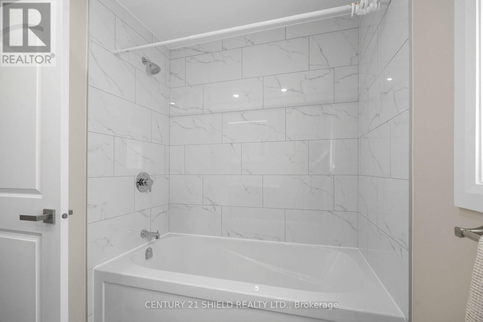 29 Whitetail Avenue, Cornwall, Ontario  K0C 1P0 - Photo 44 - X12404997