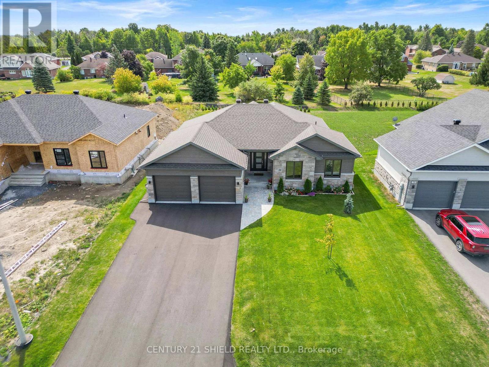 29 Whitetail Avenue, Cornwall, Ontario  K0C 1P0 - Photo 6 - X12404997