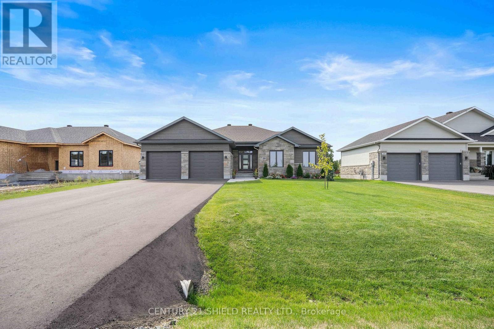 29 Whitetail Avenue, Cornwall, Ontario  K0C 1P0 - Photo 5 - X12404997