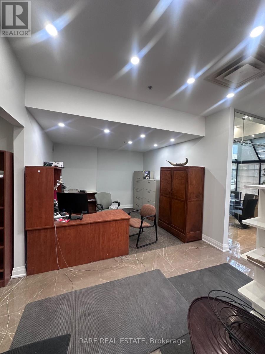 14 - 800 Petrolia Road, Toronto, Ontario  M3J 3K4 - Photo 4 - W12410956