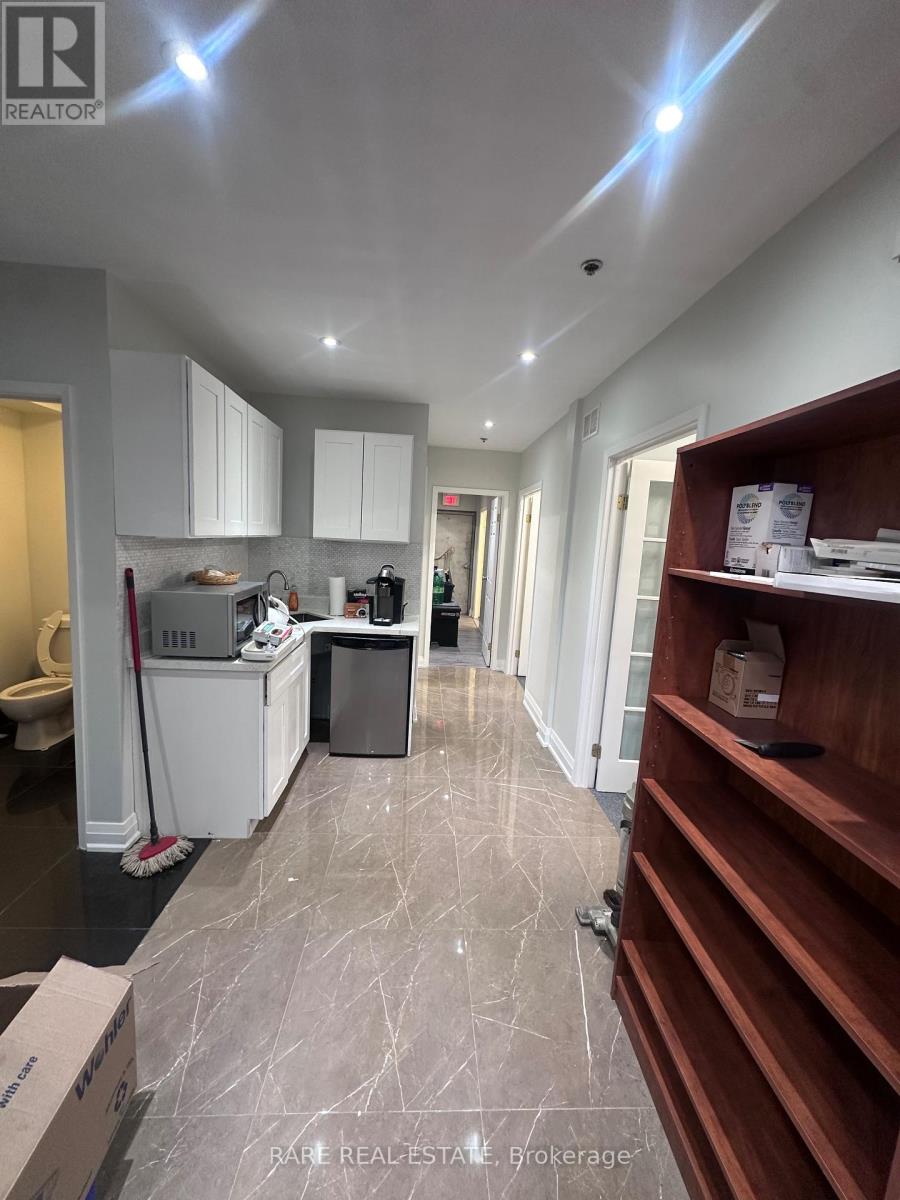 14 - 800 Petrolia Road, Toronto, Ontario  M3J 3K4 - Photo 8 - W12410956