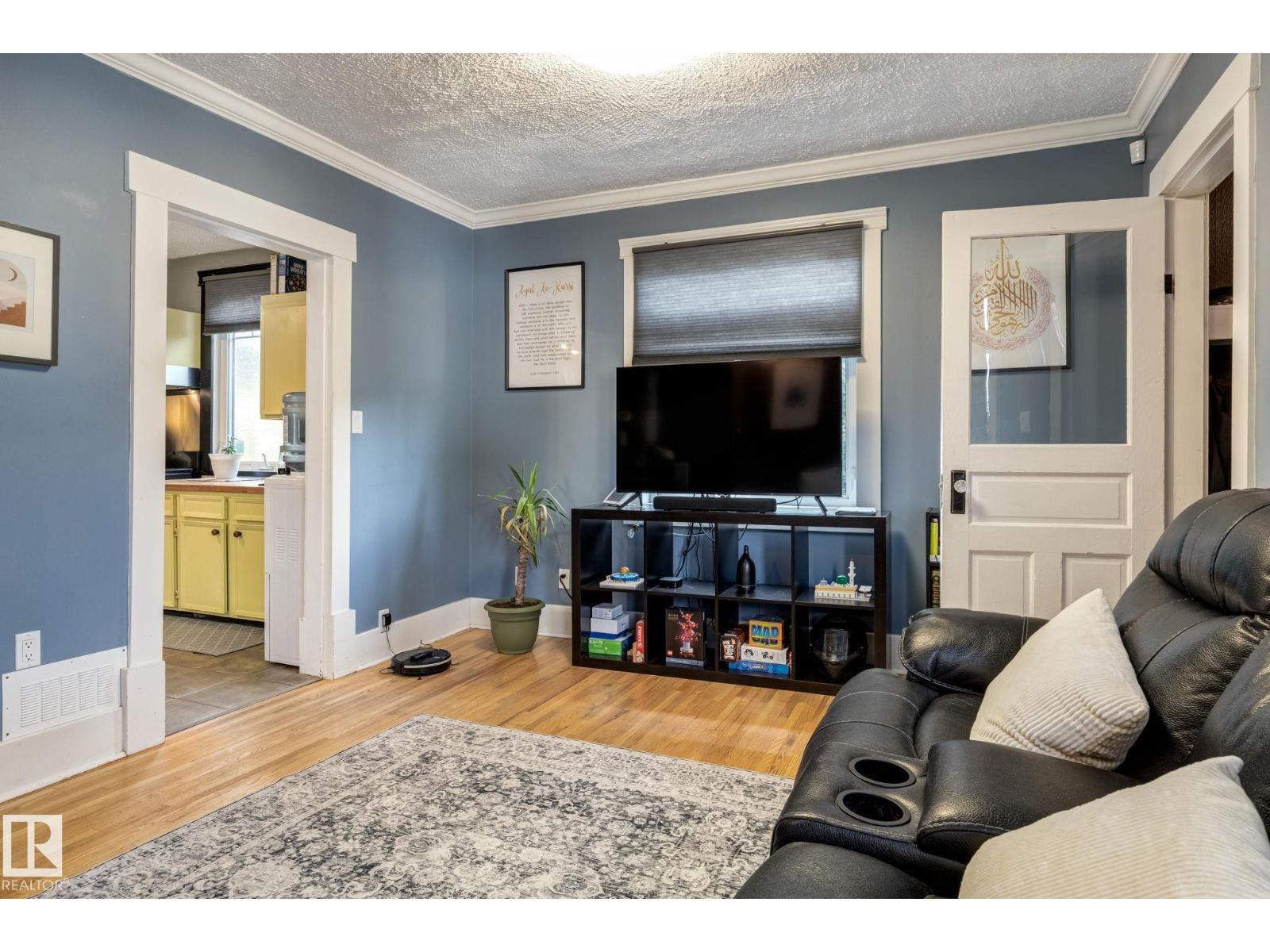 9813 76 Av Nw, Edmonton, Alberta  T6E 1K6 - Photo 4 - E4458242