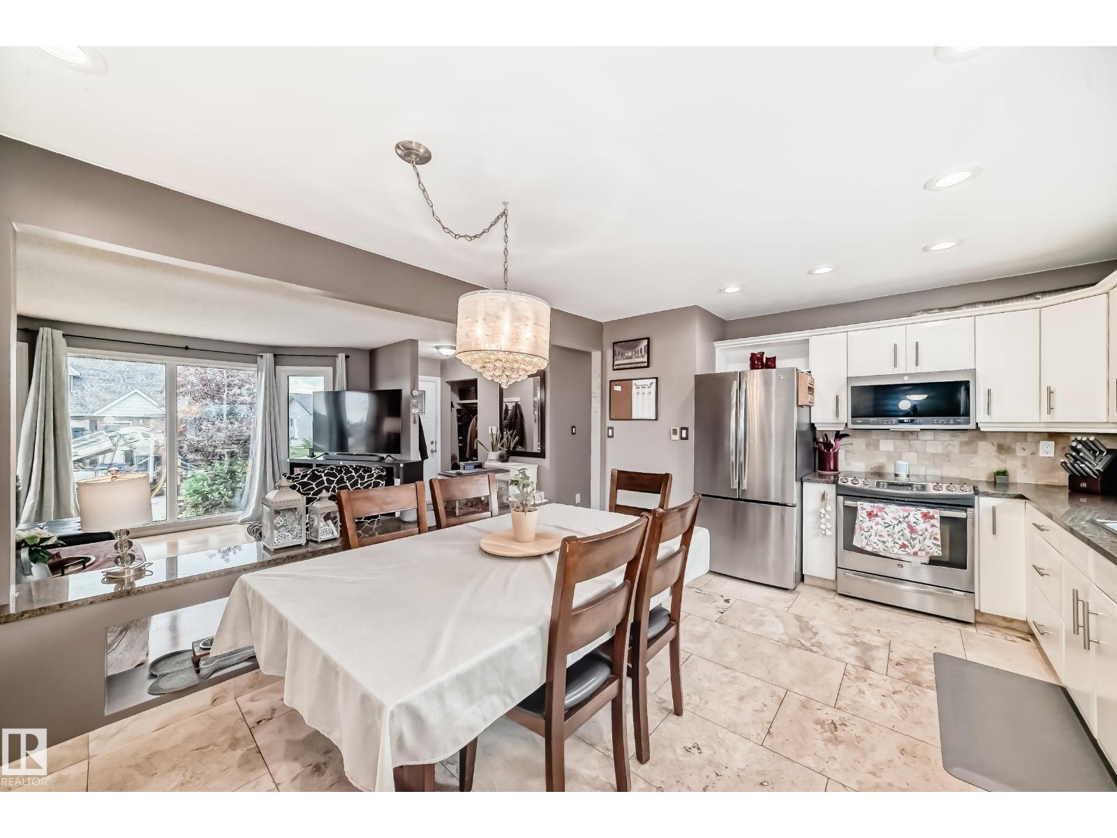 352 Huffman Cr Nw, Edmonton, Alberta  T5A 4C8 - Photo 6 - E4445837