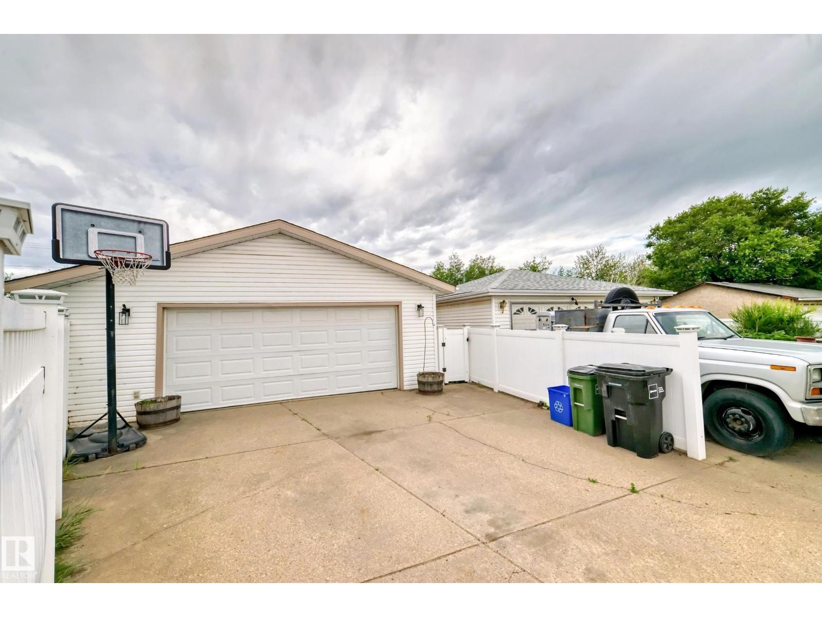 352 Huffman Cr Nw, Edmonton, Alberta  T5A 4C8 - Photo 29 - E4445837