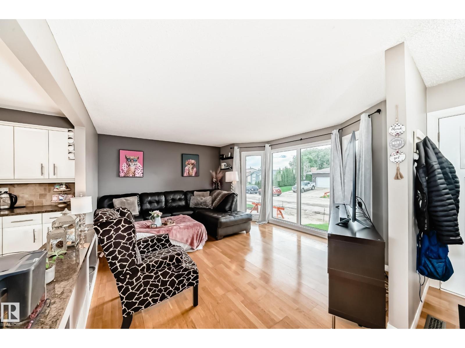 352 Huffman Cr Nw, Edmonton, Alberta  T5A 4C8 - Photo 8 - E4445837