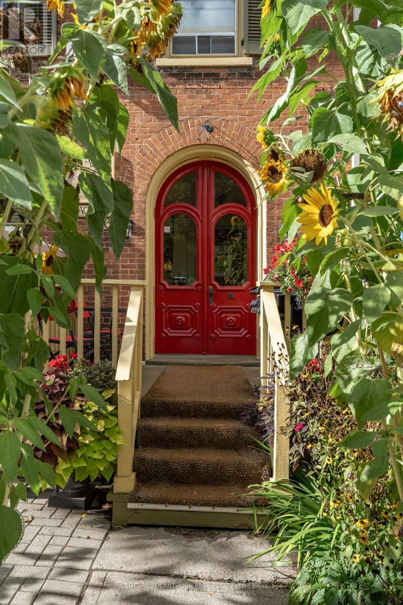 56 Mary Street, Prince Edward County, Ontario  K0K 2T0 - Photo 2 - X12410982