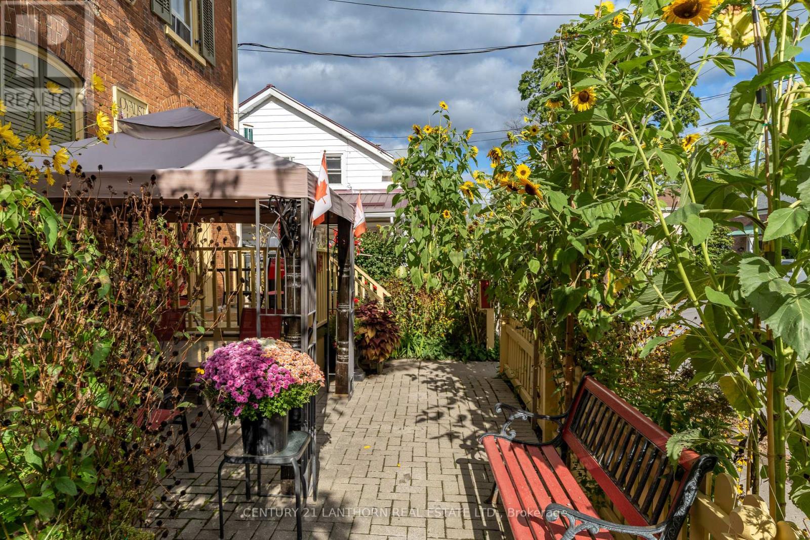 56 Mary Street, Prince Edward County, Ontario  K0K 2T0 - Photo 6 - X12410982