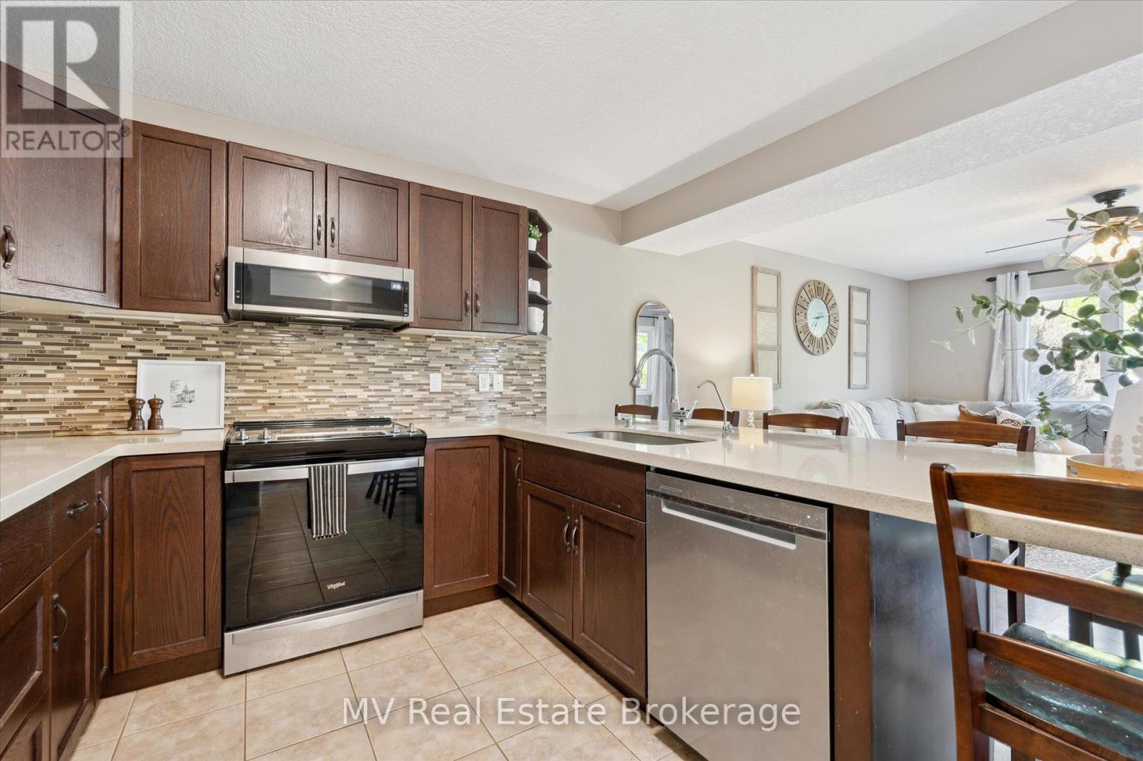 71 Healey Street, Centre Wellington, Ontario  N0B 1S0 - Photo 9 - X12410980