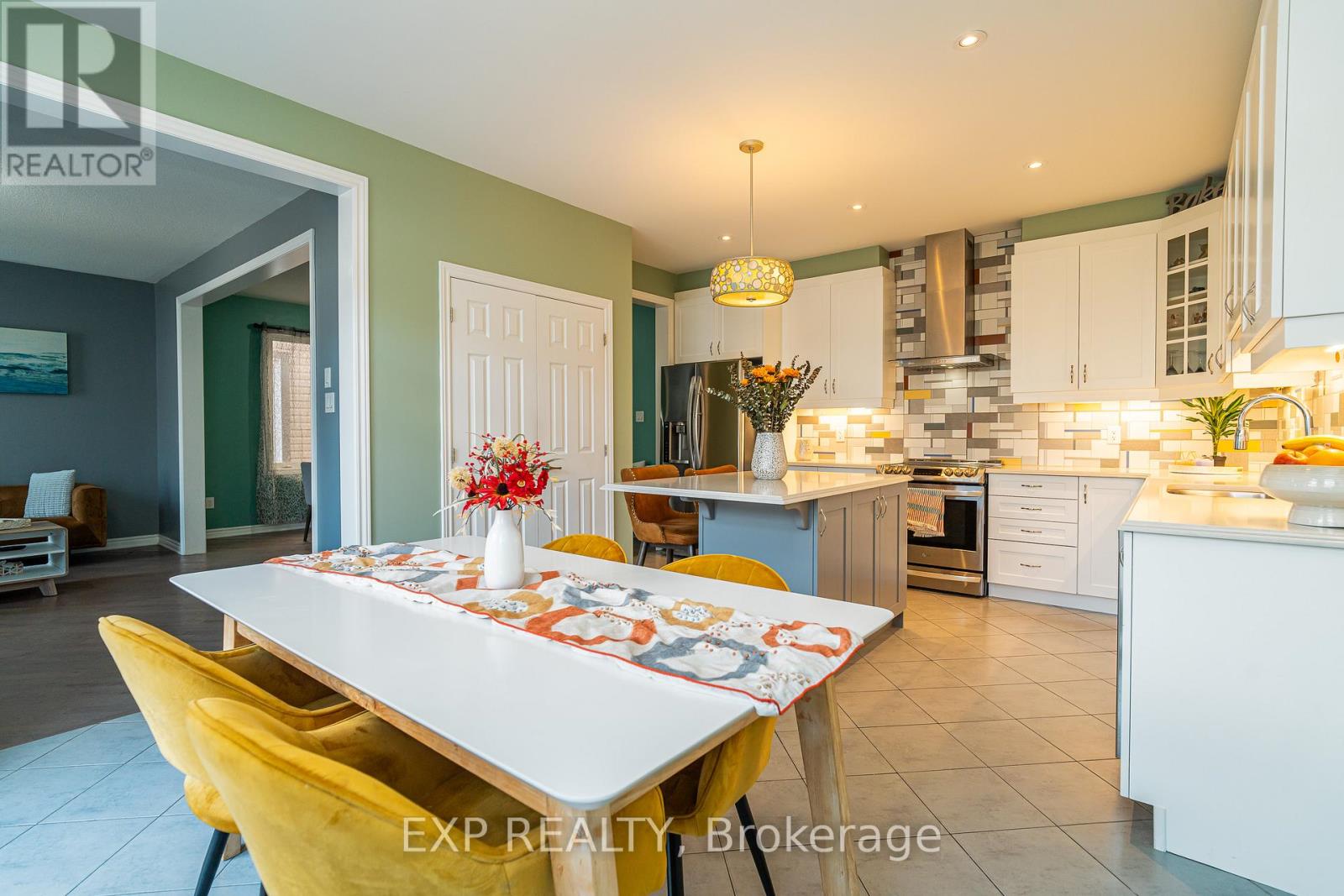 722 Devario Crescent, Ottawa, Ontario  K2J 6H3 - Photo 2 - X12410986