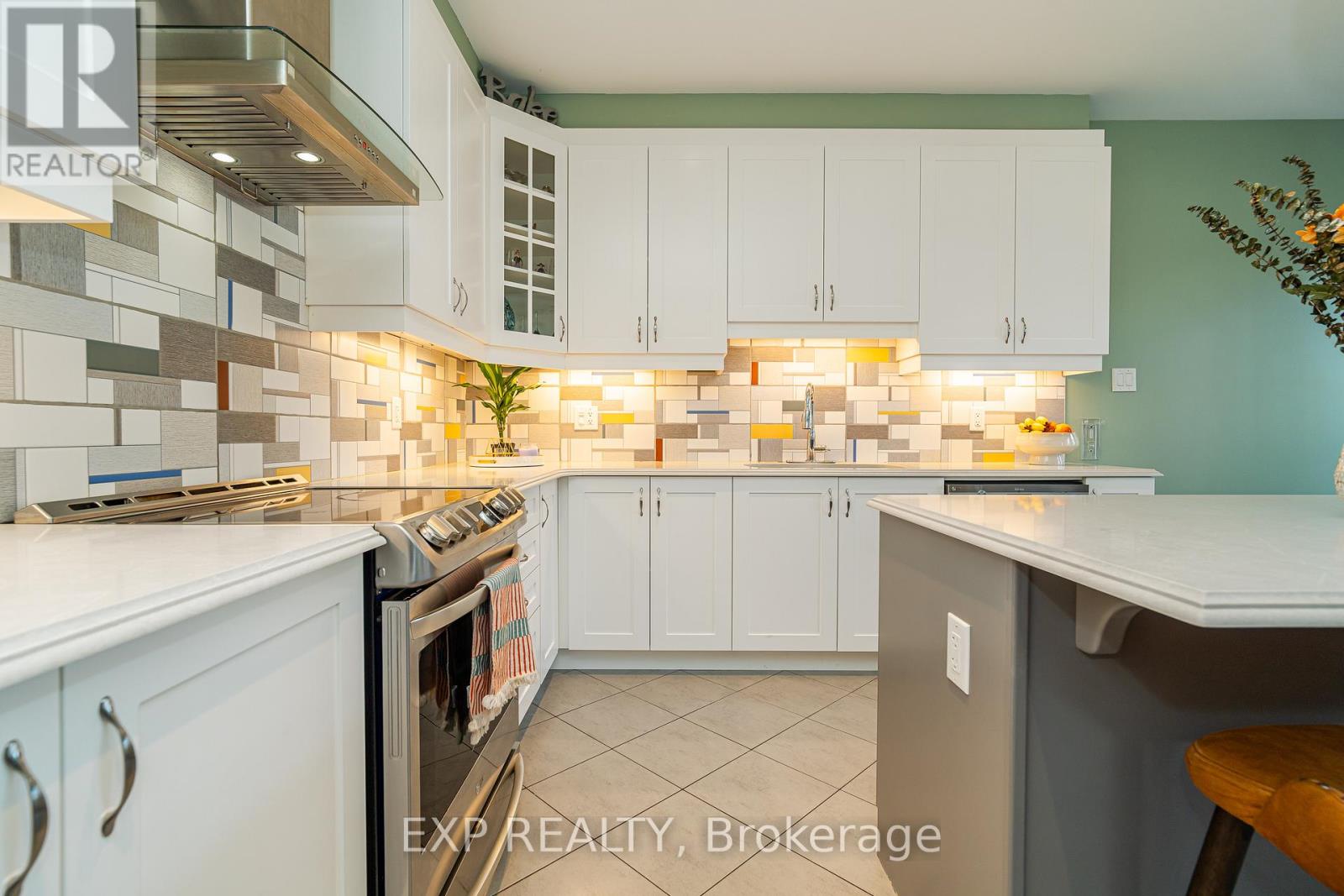 722 Devario Crescent, Ottawa, Ontario  K2J 6H3 - Photo 4 - X12410986