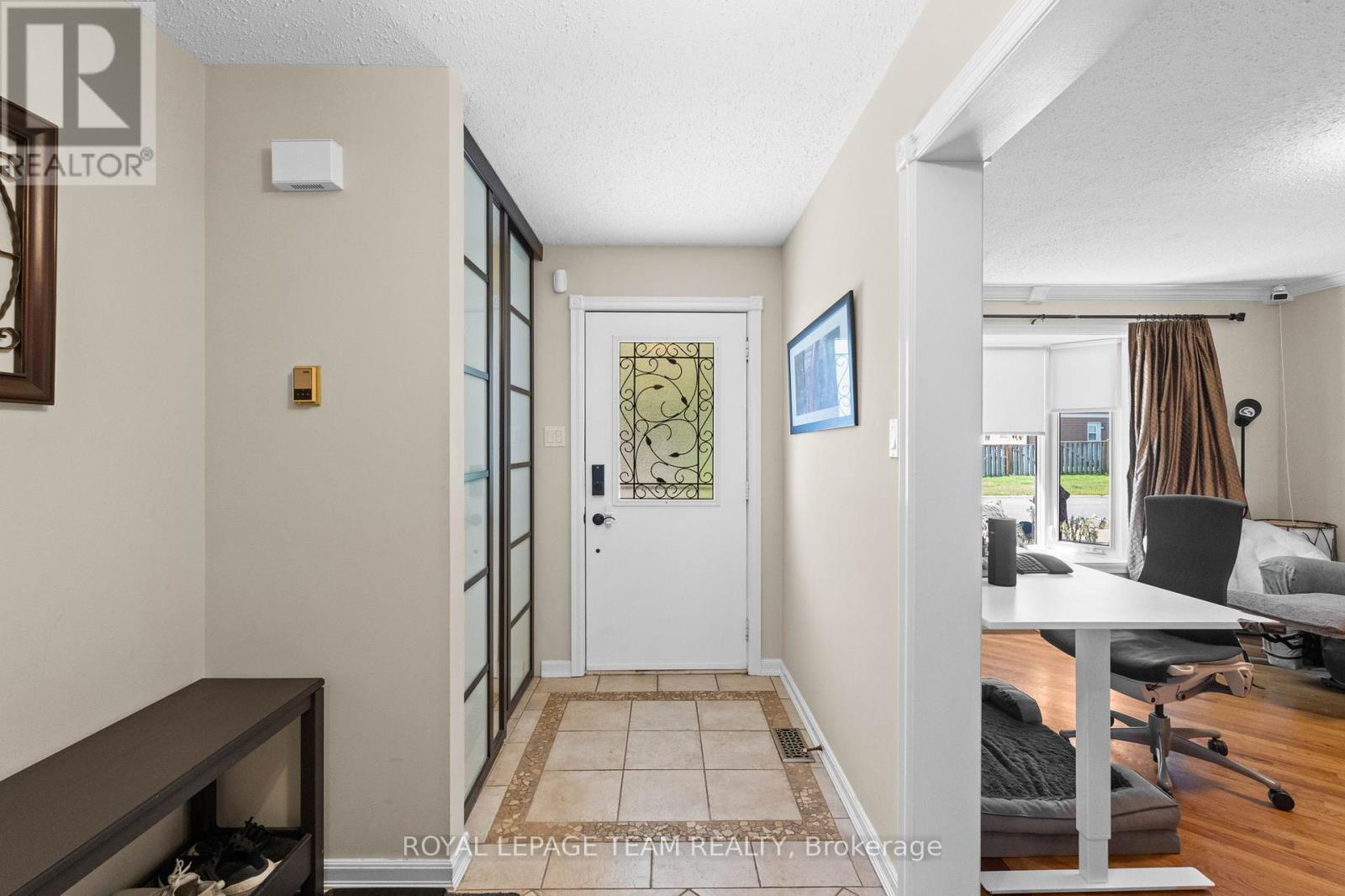 35 Ivylea Street, Ottawa, Ontario  K2G 4X1 - Photo 3 - X12410993