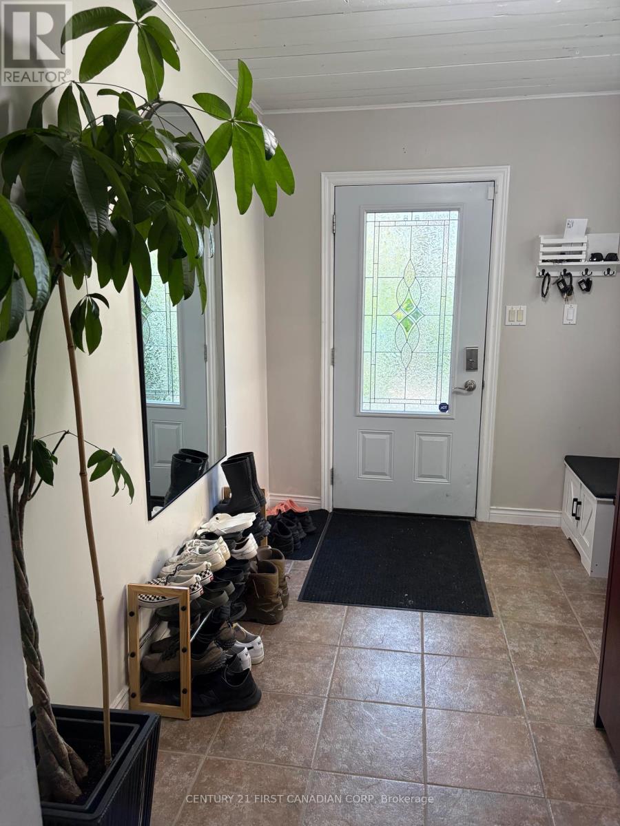 23992 Denfield Road, Middlesex Centre, Ontario  N0M 1P0 - Photo 8 - X12399734