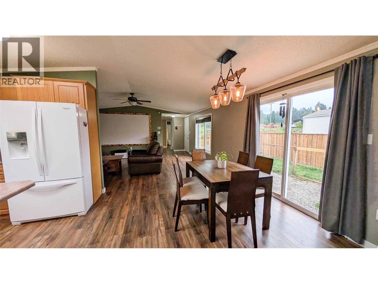 4811 Crescentwood Drive, Edgewater, British Columbia  V0A 1E0 - Photo 8 - 10363373