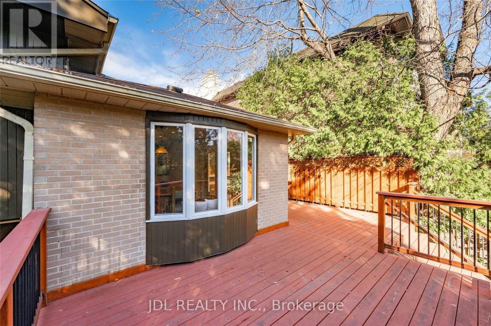 87 Munro Boulevard, Toronto, Ontario  M2P 1C5 - Photo 10 - C12410963