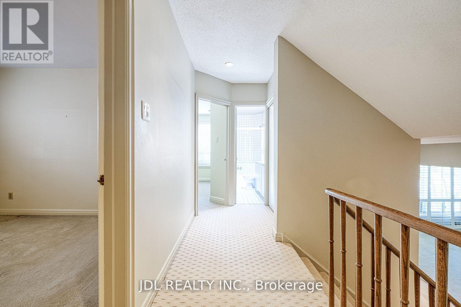 87 Munro Boulevard, Toronto, Ontario  M2P 1C5 - Photo 15 - C12410963
