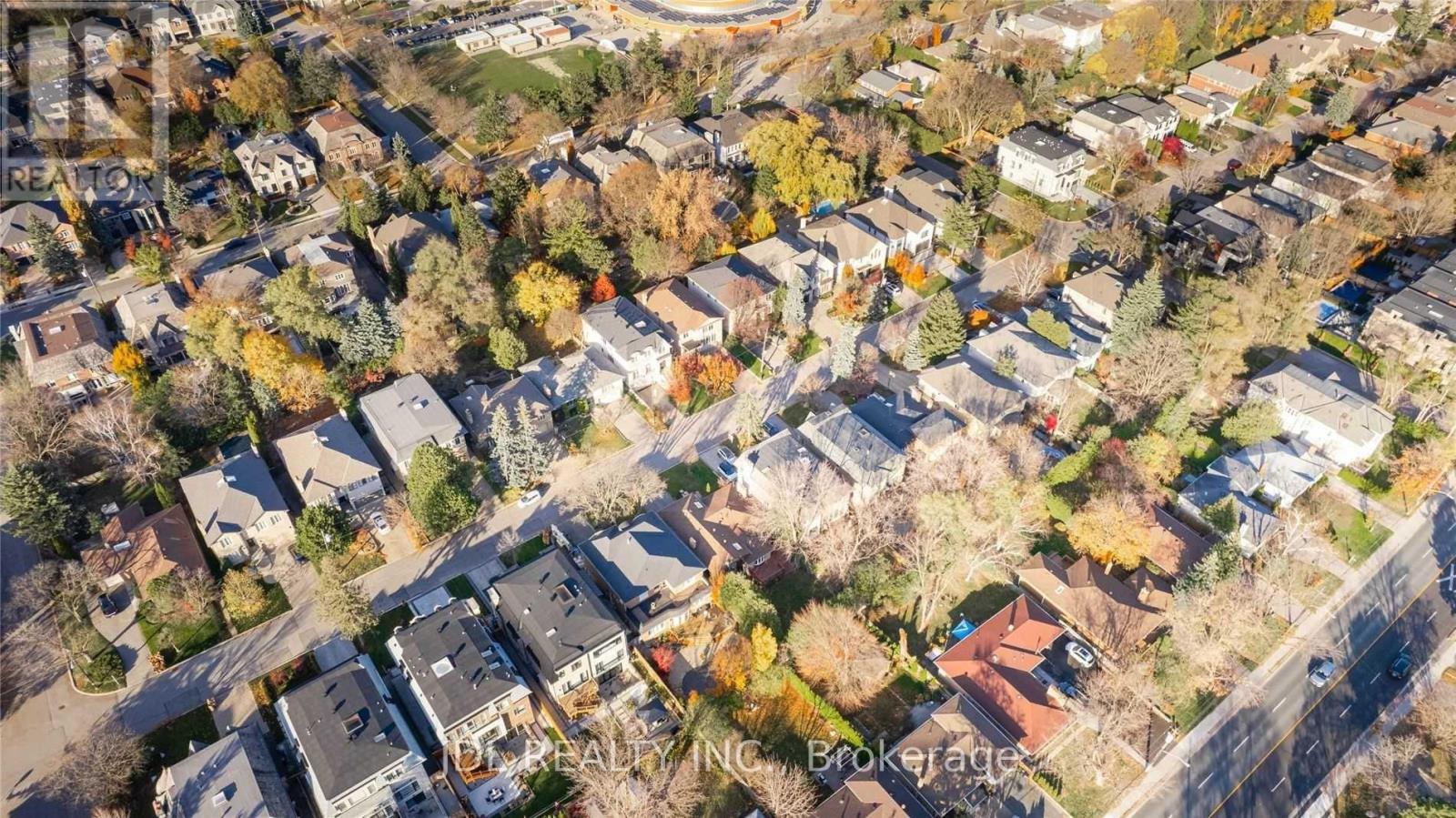 87 Munro Boulevard, Toronto, Ontario  M2P 1C5 - Photo 30 - C12410963