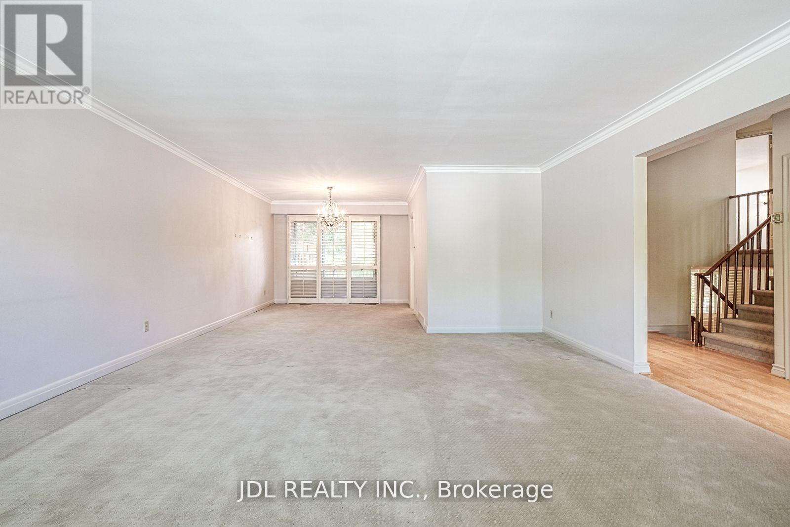 87 Munro Boulevard, Toronto, Ontario  M2P 1C5 - Photo 4 - C12410963