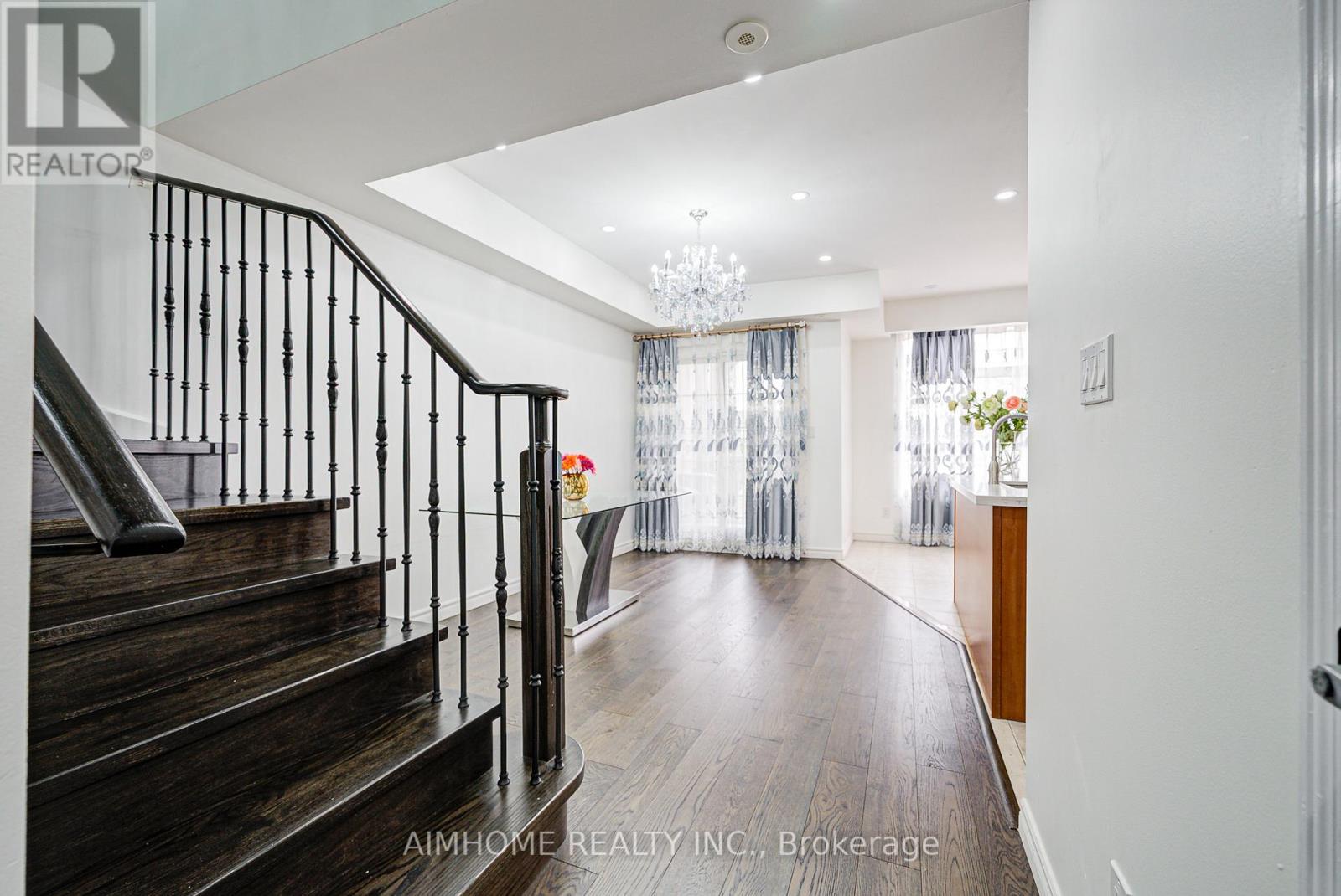 22 - 50 Greensborough Villag Circle, Markham, Ontario  L6E 0C7 - Photo 12 - N12410988