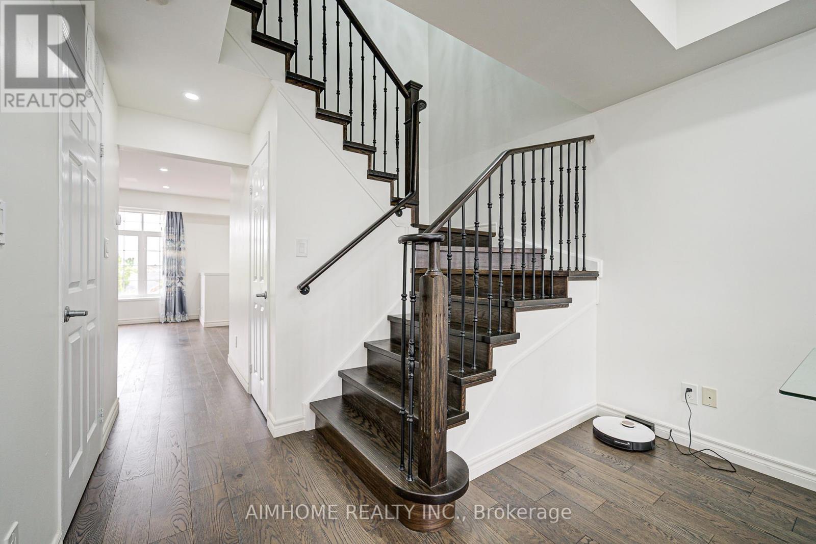 22 - 50 Greensborough Villag Circle, Markham, Ontario  L6E 0C7 - Photo 13 - N12410988