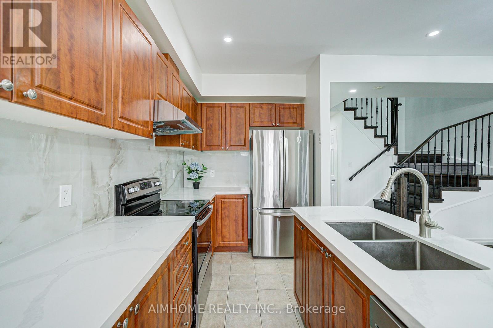 22 - 50 Greensborough Villag Circle, Markham, Ontario  L6E 0C7 - Photo 21 - N12410988