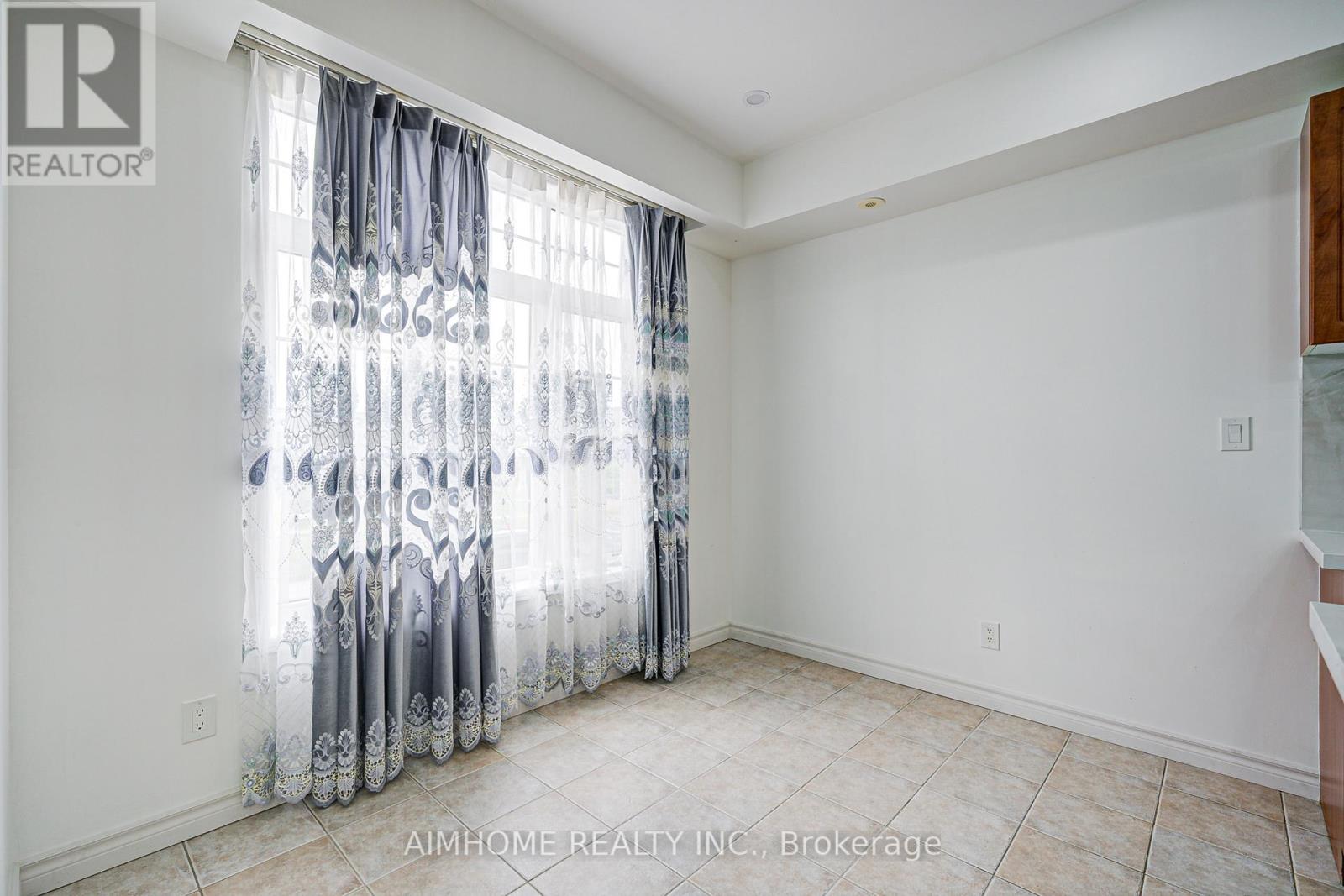 22 - 50 Greensborough Villag Circle, Markham, Ontario  L6E 0C7 - Photo 24 - N12410988