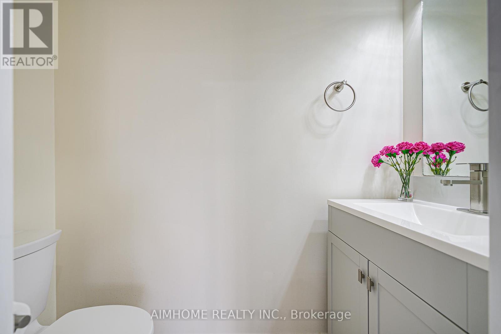 22 - 50 Greensborough Villag Circle, Markham, Ontario  L6E 0C7 - Photo 5 - N12410988