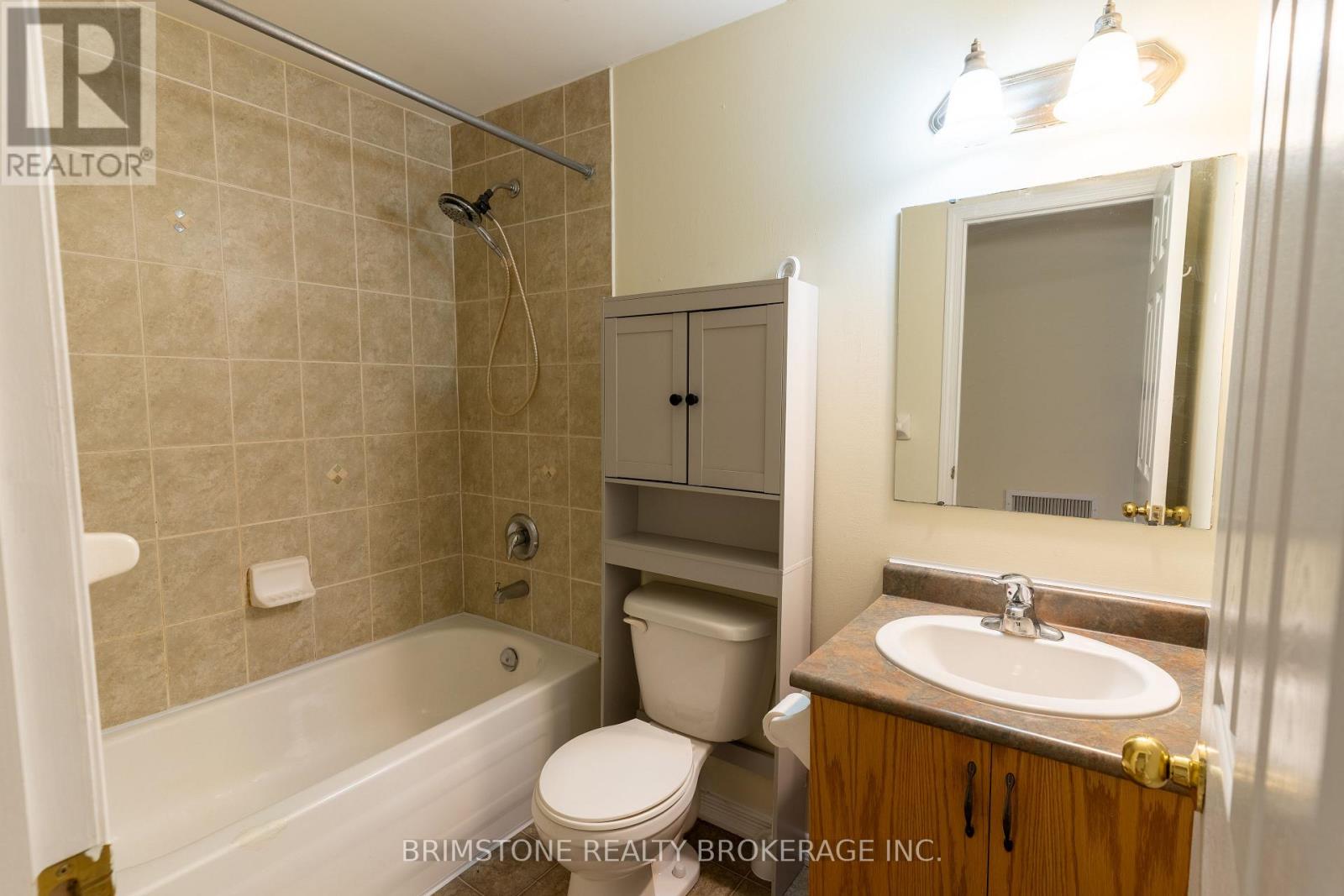 #33 / #34 - 175 Stanley Street, Barrie, Ontario  L4M 0G2 - Photo 10 - S12410970