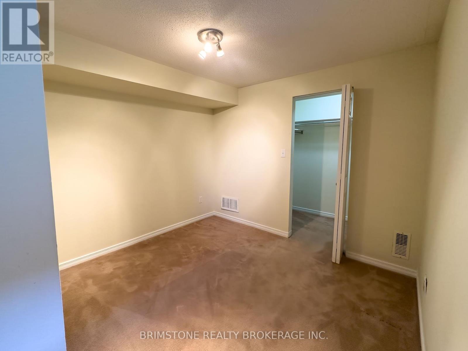 #33 / #34 - 175 Stanley Street, Barrie, Ontario  L4M 0G2 - Photo 11 - S12410970