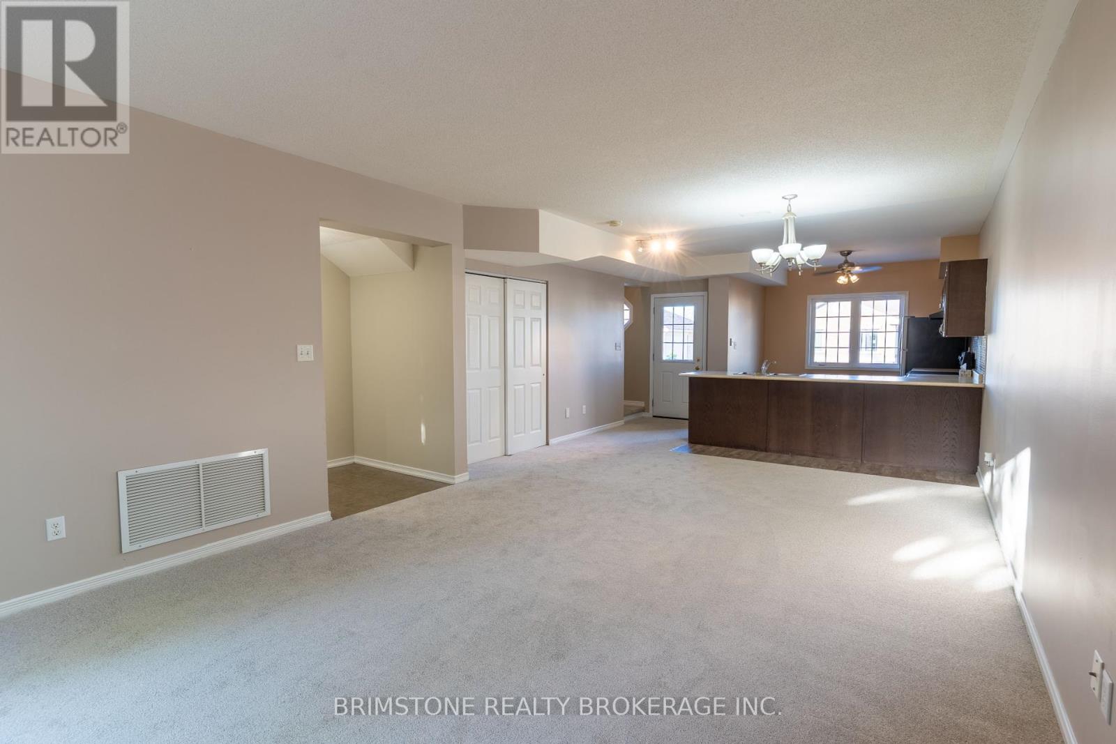 #33 / #34 - 175 Stanley Street, Barrie, Ontario  L4M 0G2 - Photo 16 - S12410970
