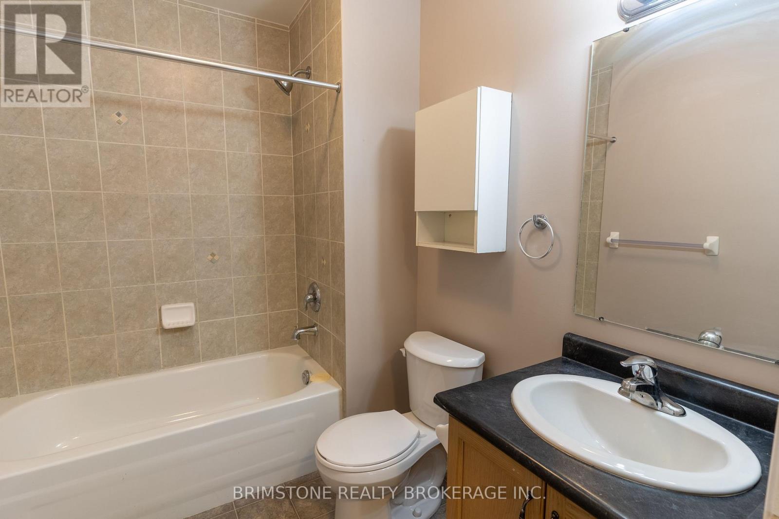 #33 / #34 - 175 Stanley Street, Barrie, Ontario  L4M 0G2 - Photo 31 - S12410970
